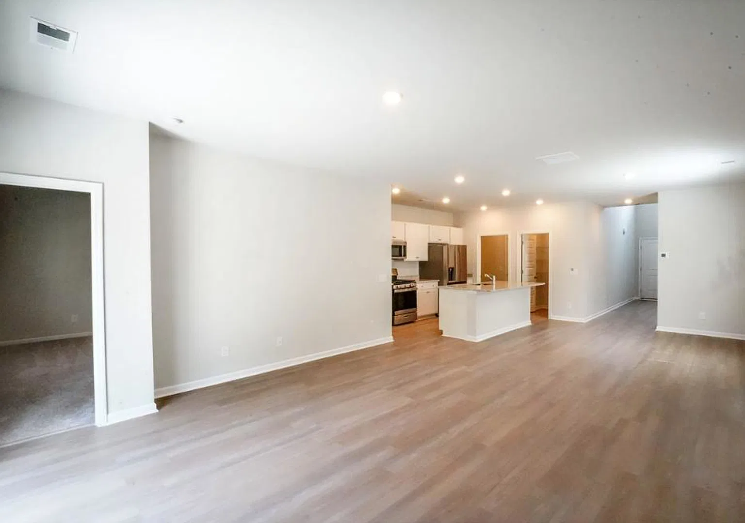 Beautiful 5BR Rincon Home with Open Floorplan & Loft Space — Photo 3