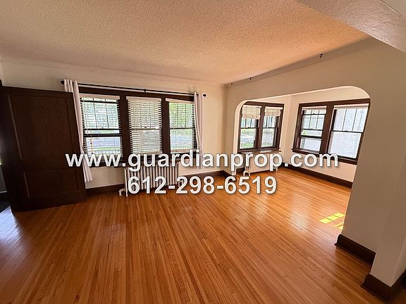 2nd image of 1034 Saint Clair Ave #1036