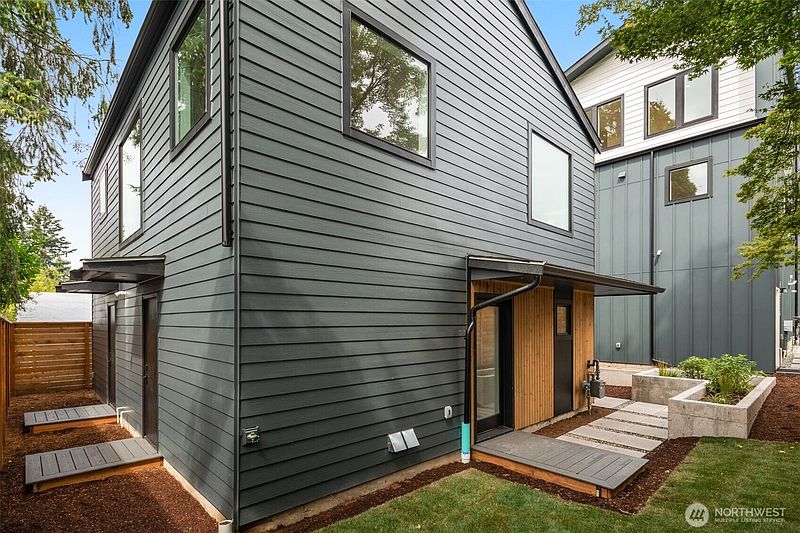 4th image of 9211 12th Avenue NE
