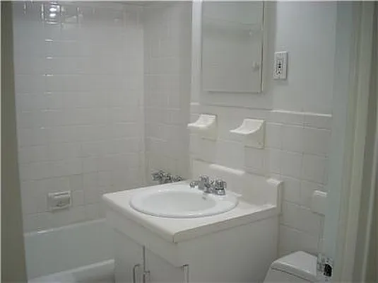 Rented by Apartment Luxe Realty Group, Inc | media 30