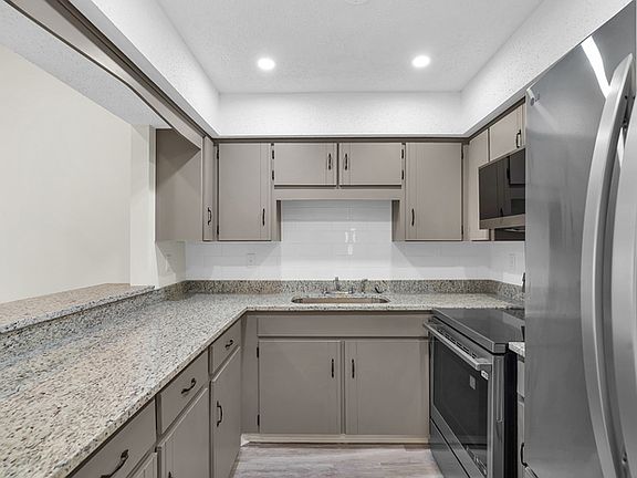 4th image of 19 Atlantic Oaks Cir #B