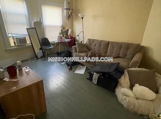 832 Huntington Ave #3A, Boston, MA 02115