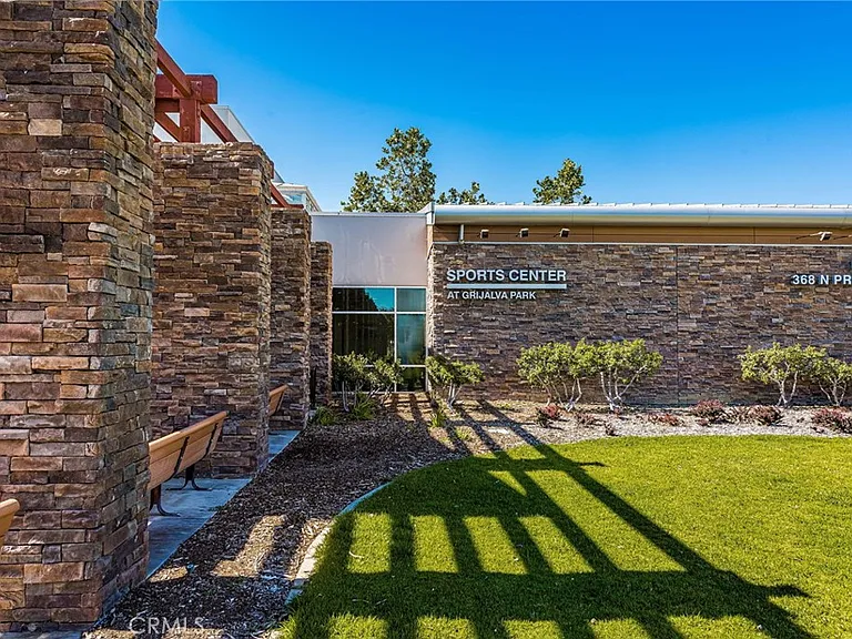 3441 E Berkshire Ct — Photo 48