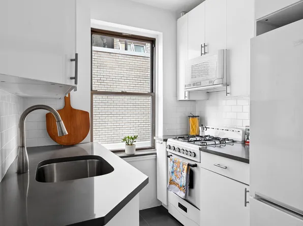 120 Central Park South image 6 of 6