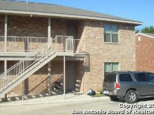 525 DUKEWAY, Universal City, TX 78148