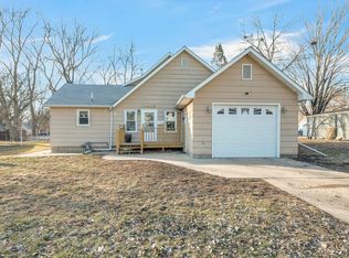 1415 N 7th St, Estherville, IA 51334