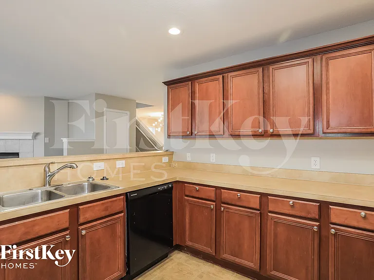 3905 Mantis St — Photo 7