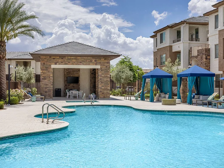 Ocio Plaza Del Rio — Photo 37