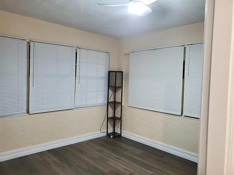 202 N Suwannee Ave — Photo 4