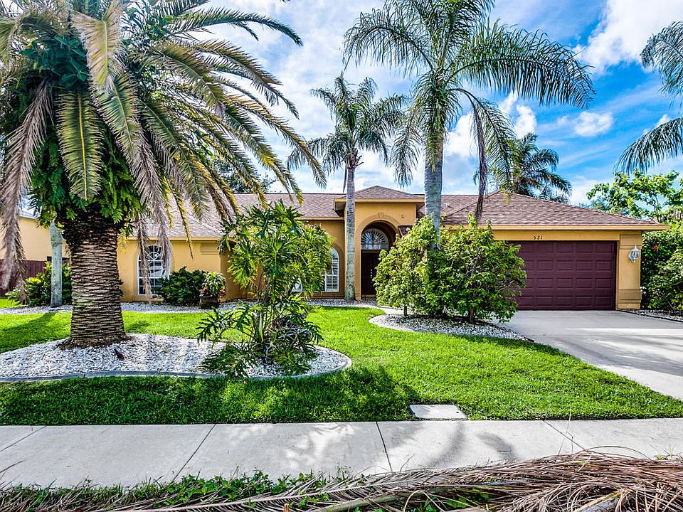 1st image of 521 Sunset Lakes Dr