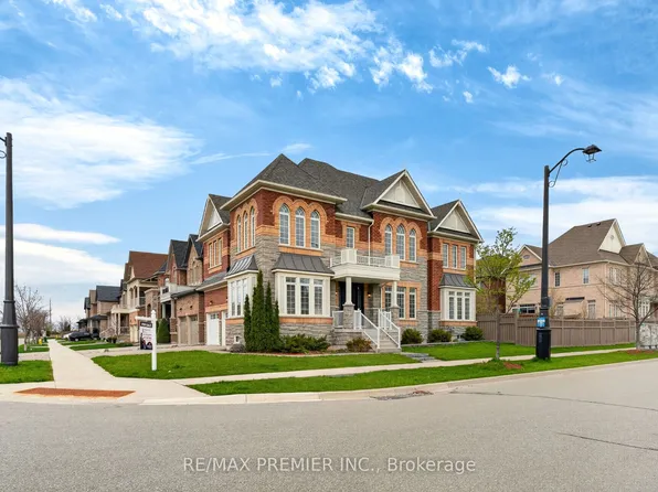 66 Red Tree Dr, Vaughan, ON L4H 4H7