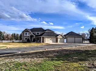 105 Mountain View Dr, Mead, CO 80542