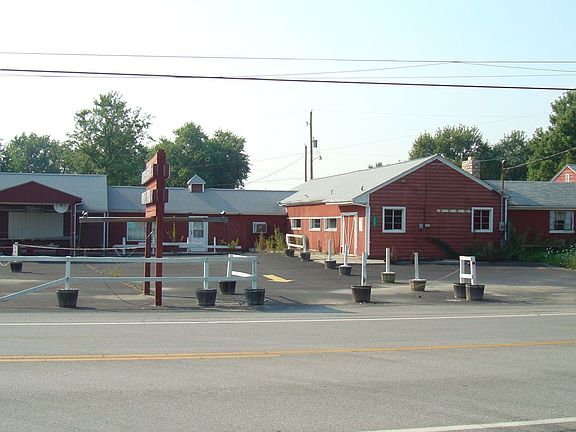4th image of 6927 Harrisburg Pike