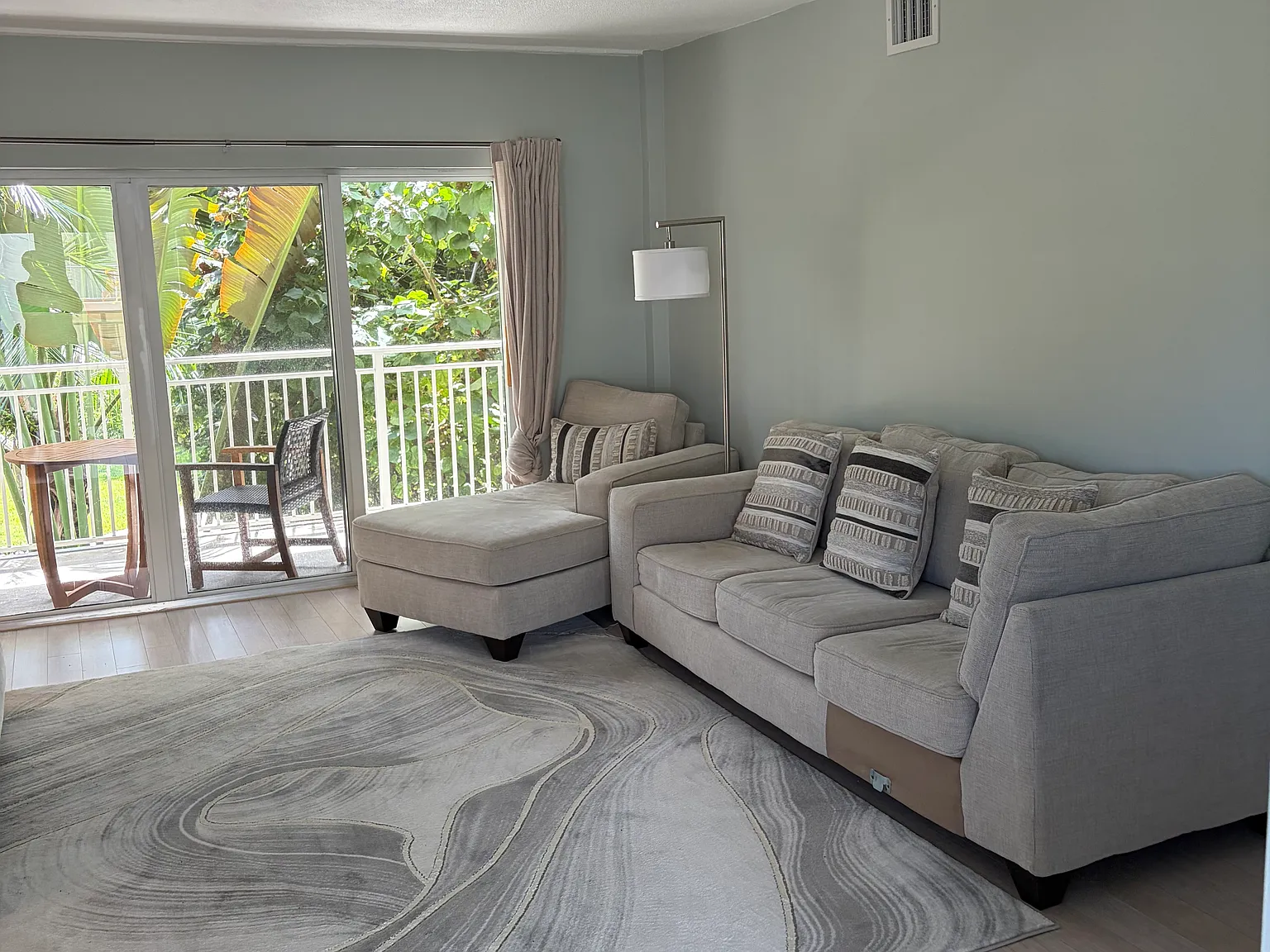 1 bed, 702 sqft, $3,500 — Photo 2