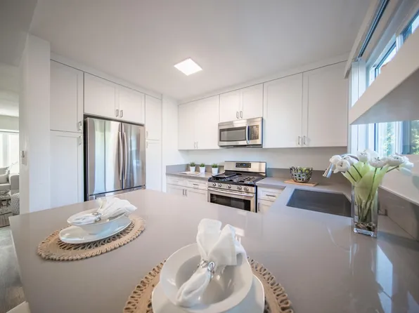 1584 Yosemite Dr, Los Angeles, CA 90041