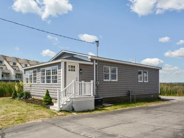 527 Ocean Boulevard, Hampton, NH 03842-3701