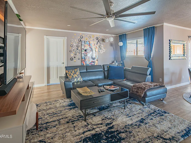 6110 E Edgemont Ave — Photo 56