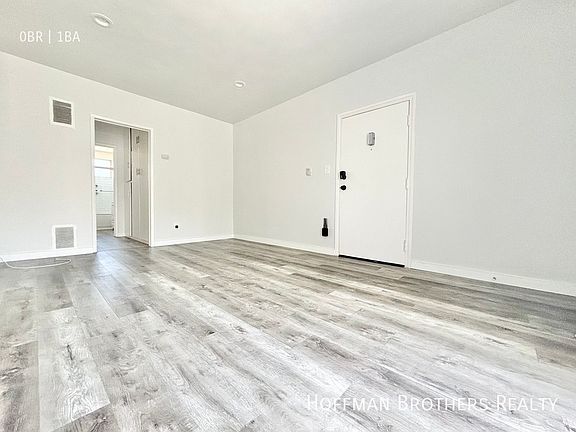 5th image of 926 4th St #7