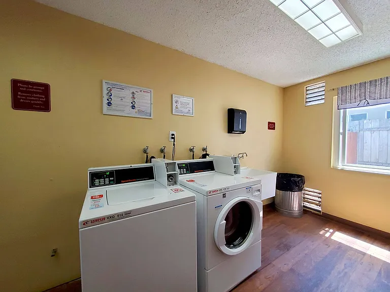 Villa Mesa Apartments — Photo 30