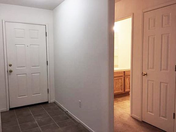 3rd image of 2077 W Bristol Ln