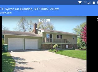 1700 E Sylvan Cir, Brandon, SD 57005