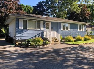 (Undisclosed Address), Islip, NY 11751