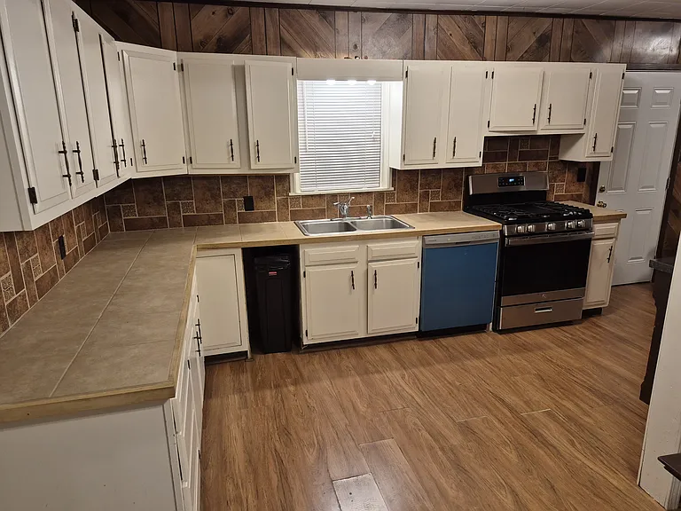 1616 Jones Rd #1 — Photo 8