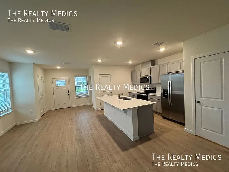 16594 Barbours Creek Way — Photo 6