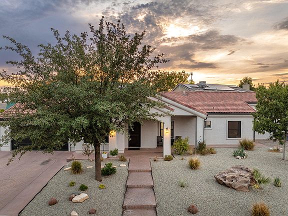 3rd image of 621 N Palm Cir