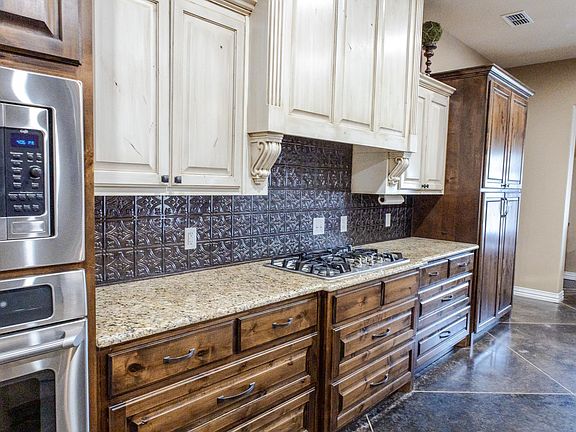 5th image of 9118 Hall Rd