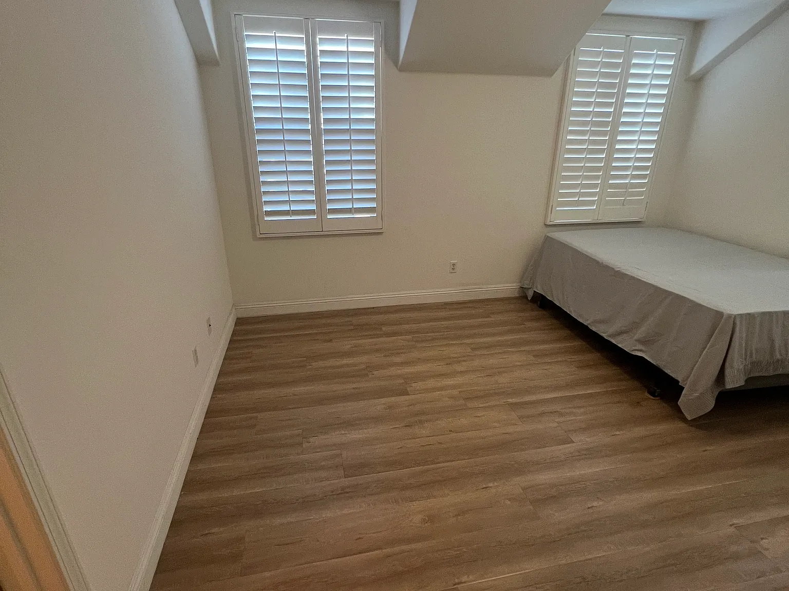 5 bed, 3.5 bath, $999 — Photo 3