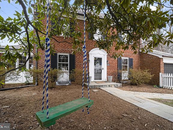 3rd image of 5445 30th St NW