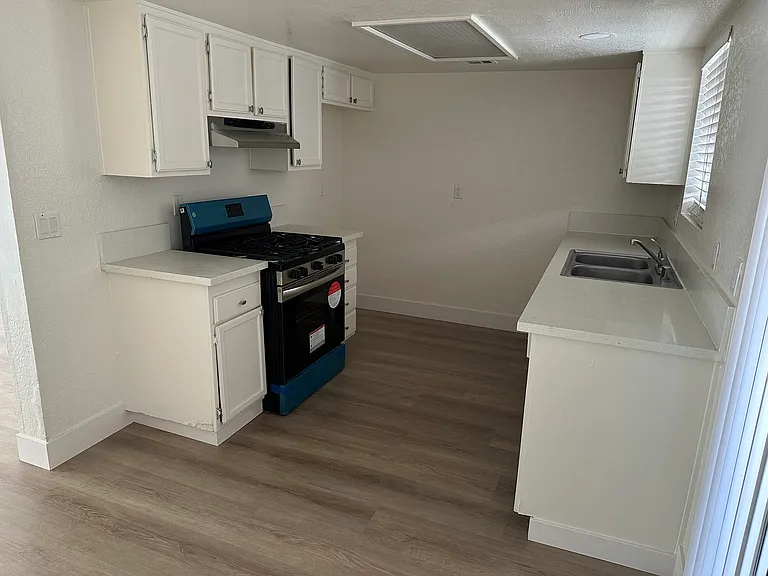 625 N Cerritos Ave #M — Photo 6