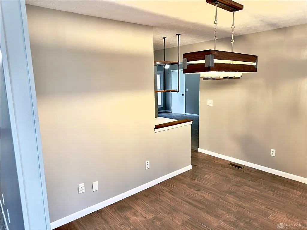 3 bed, 1.5 bath, 1472 sqft, $1,995 — Photo 4