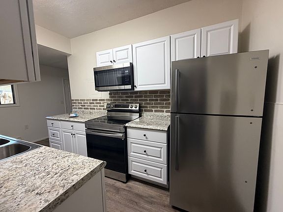 5th image of 152 Grand Ave