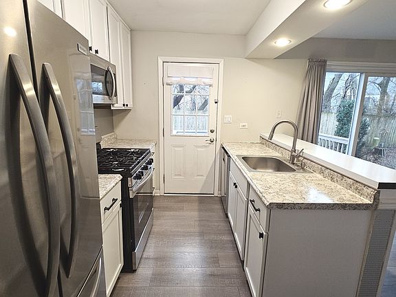 3rd image of 217 W Fairfield Ct