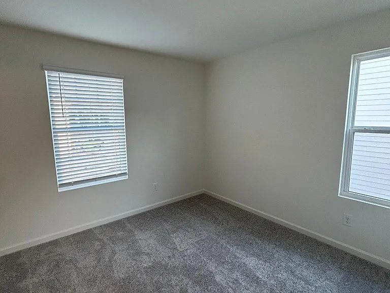 69 Rydal Way — Photo 11
