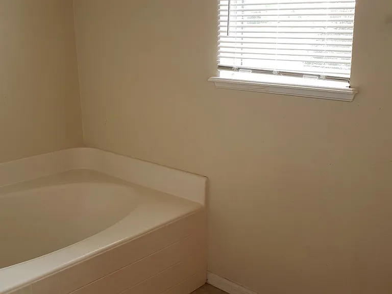274 Curtis Ave — Photo 16