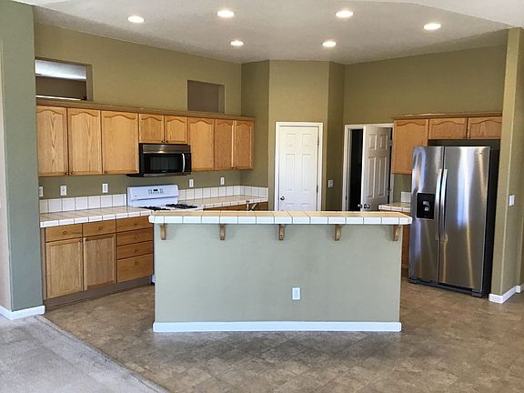 5th image of 358 Hidden Oaks Dr