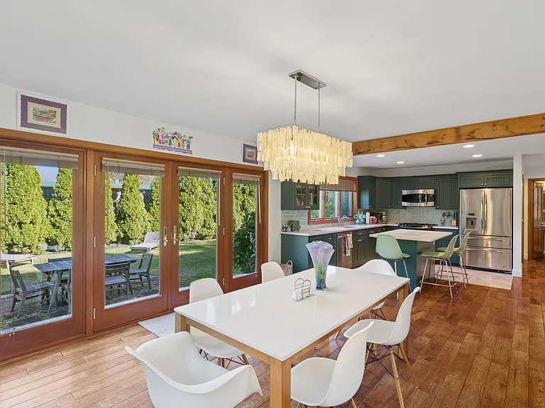 70 Dayton Ln — Photo 11