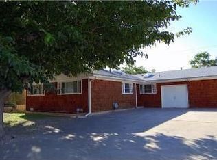 4304 Douglas Macarthur Rd NE, Albuquerque, NM 87110