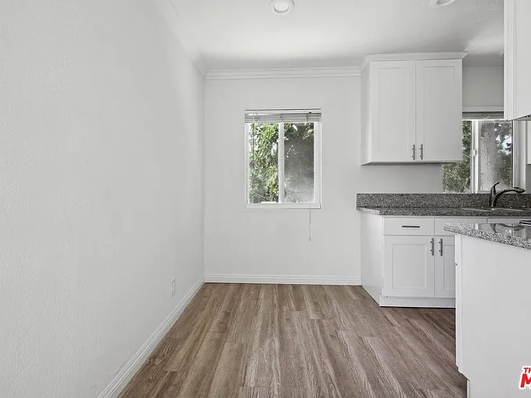 6612 De Longpre Ave #5 — Photo 6