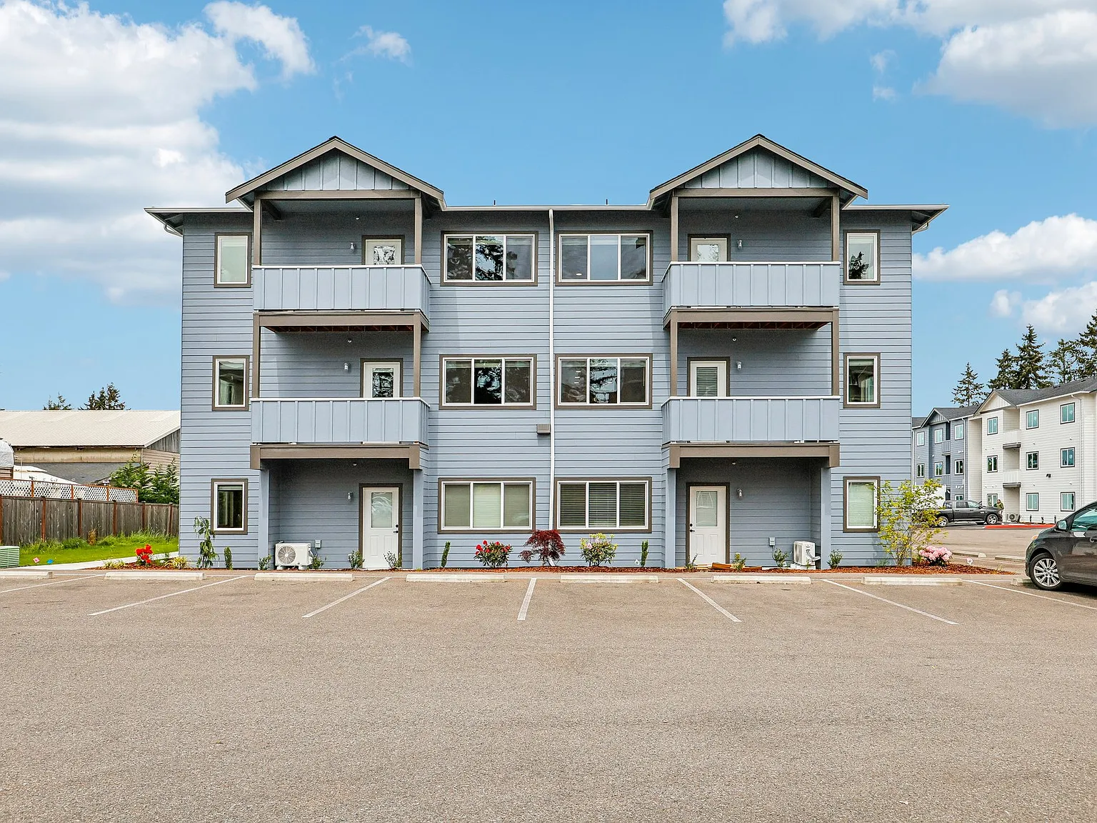 Whitney Lane Apartments — Photo 3