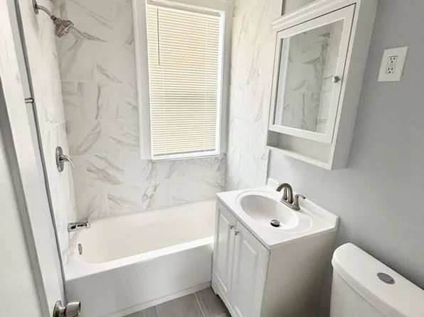 1619 S Komensky Ave APT 2B, Chicago, IL 60623