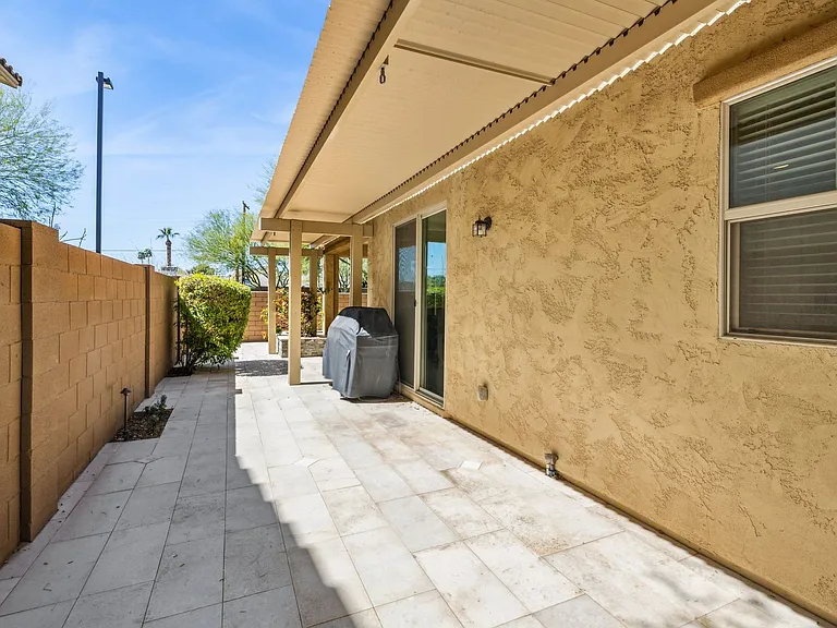 211 E Brinley Dr — Photo 45