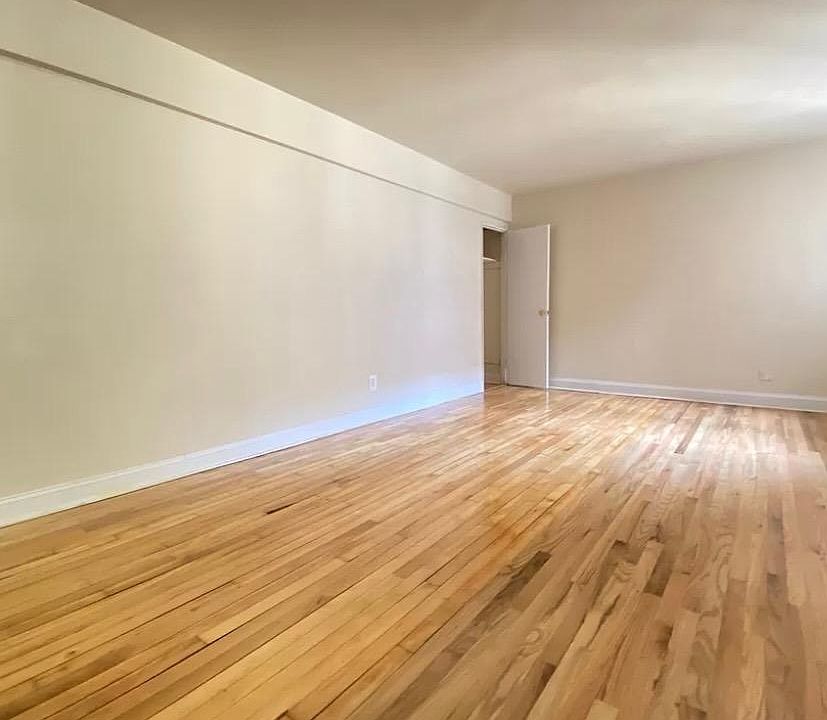 2nd image of 16205 89th Ave APT 3C