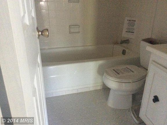 4th image of 13787 Newport Dr