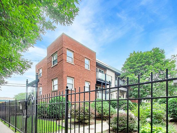 3rd image of 7533 N Damen Ave APT R1