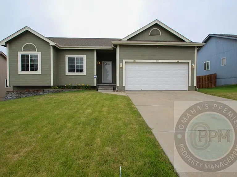 809 Lake Tahoe Dr — Photo 1