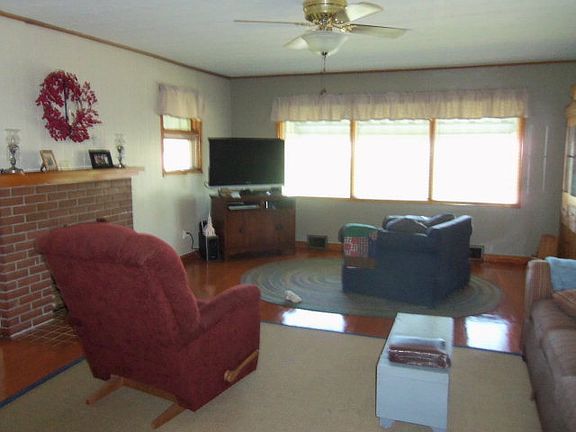 5th image of 504 Circle Dr